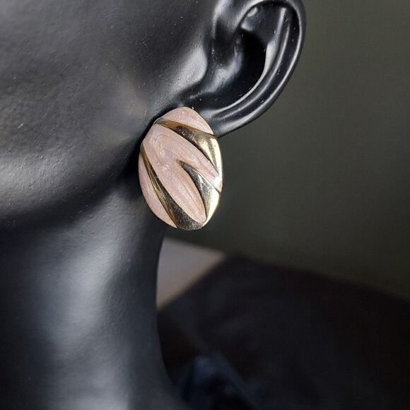 AVON GOLD PINK VINTAGE STUD EARRINGS - Picture 3 of 9
